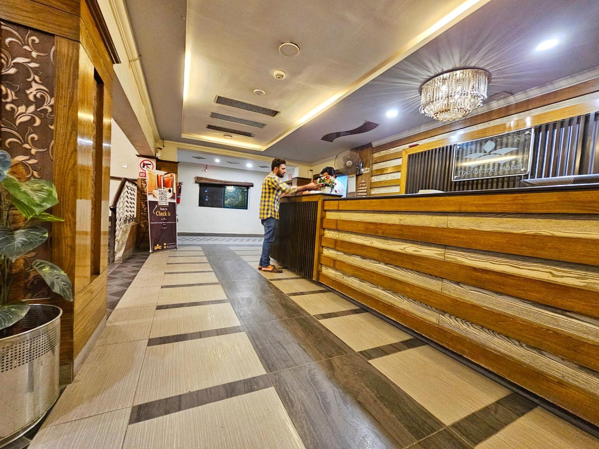 The Grand Hotel มุลตาน ภายนอก รูปภาพ